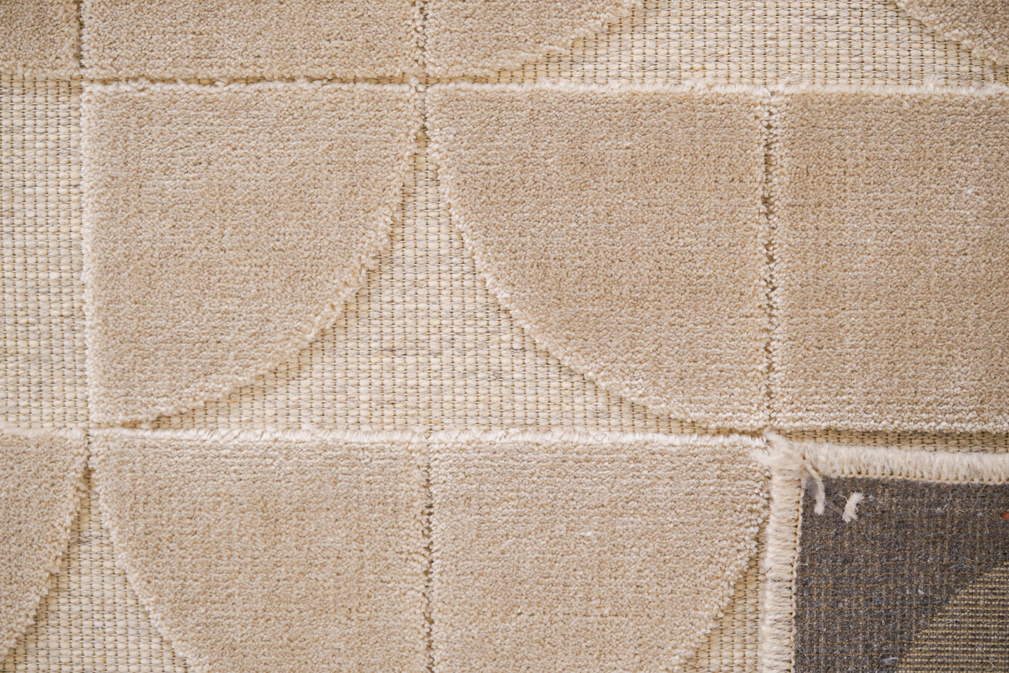 שטיח צמר ויסקוזה שמנת ולבן פנינה דגם Jennifer