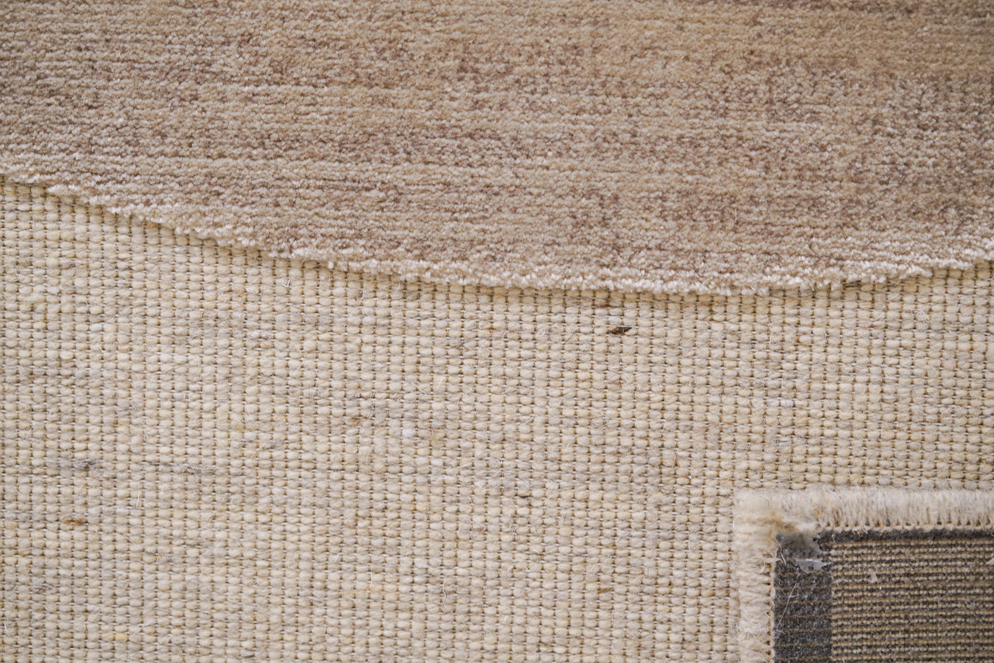 שטיח צמר ויסקוזה שמנת וחום גרייג׳ דגם Samantha