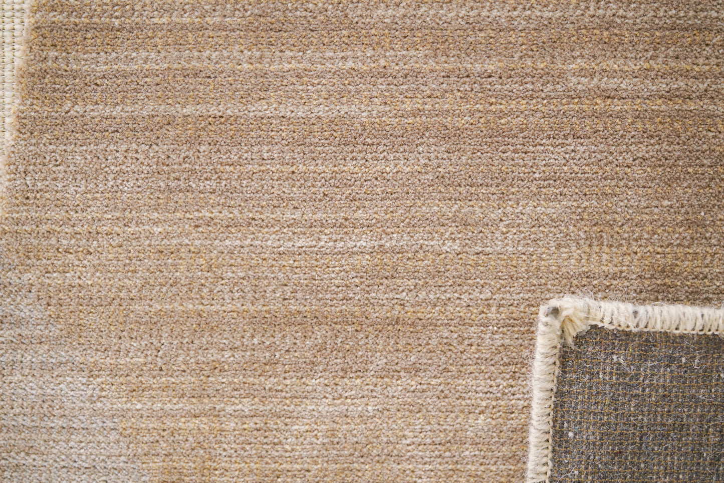 שטיח צמר ויסקוזה שמנת וחום גרייג׳ דגם Joey