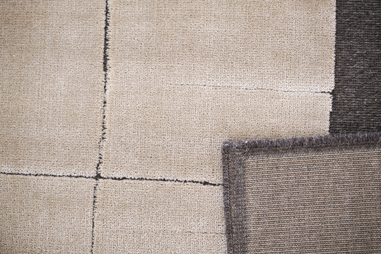 שטיח צמר ויסקוזה אפור ולבן פנינה דגם Maya