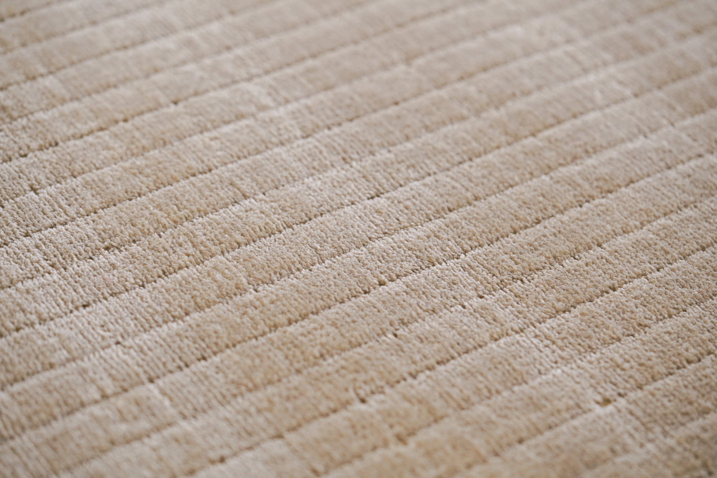 שטיח צמר ויסקוזה שמנת ולבן פנינה דגם Talia