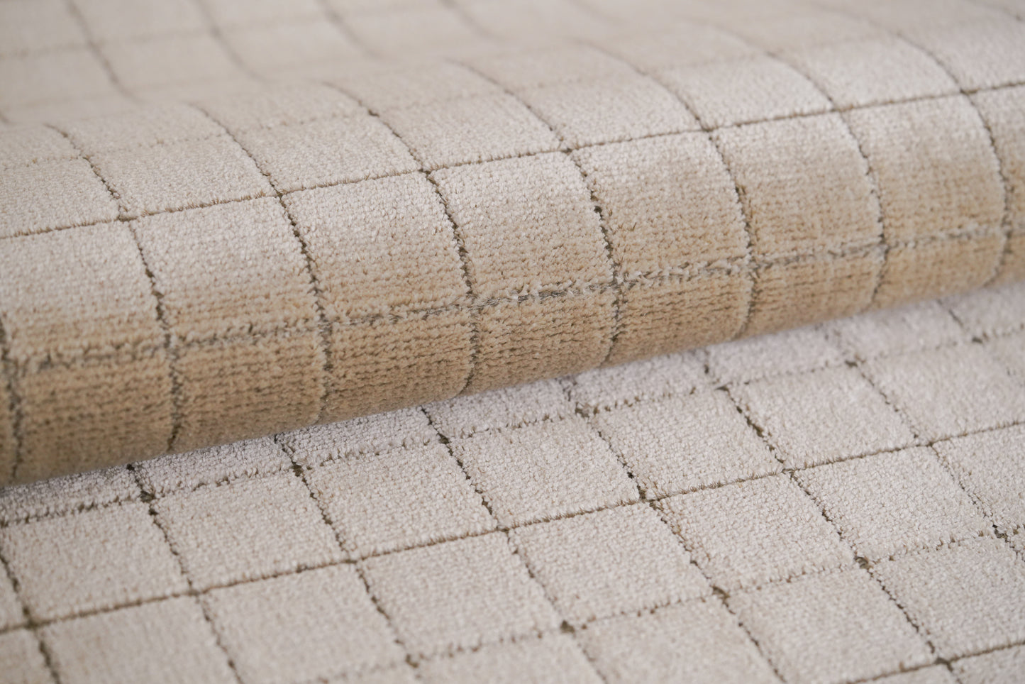 שטיח צמר ויסקוזה בג' ולבן פנינה דגם Ann