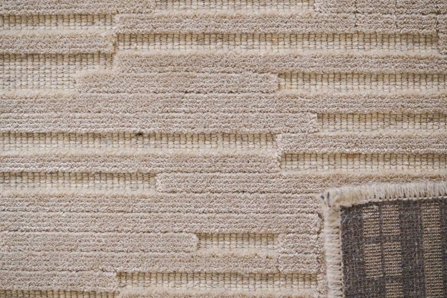 שטיח צמר ויסקוזה שמנת ולבן פנינה דגם Kim