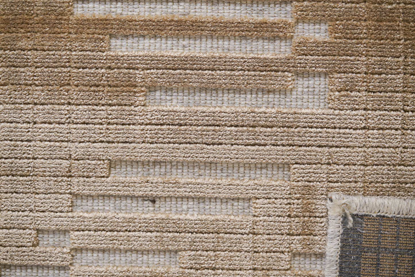 שטיח צמר ויסקוזה שמנת וחום גרייג׳ דגם Kim