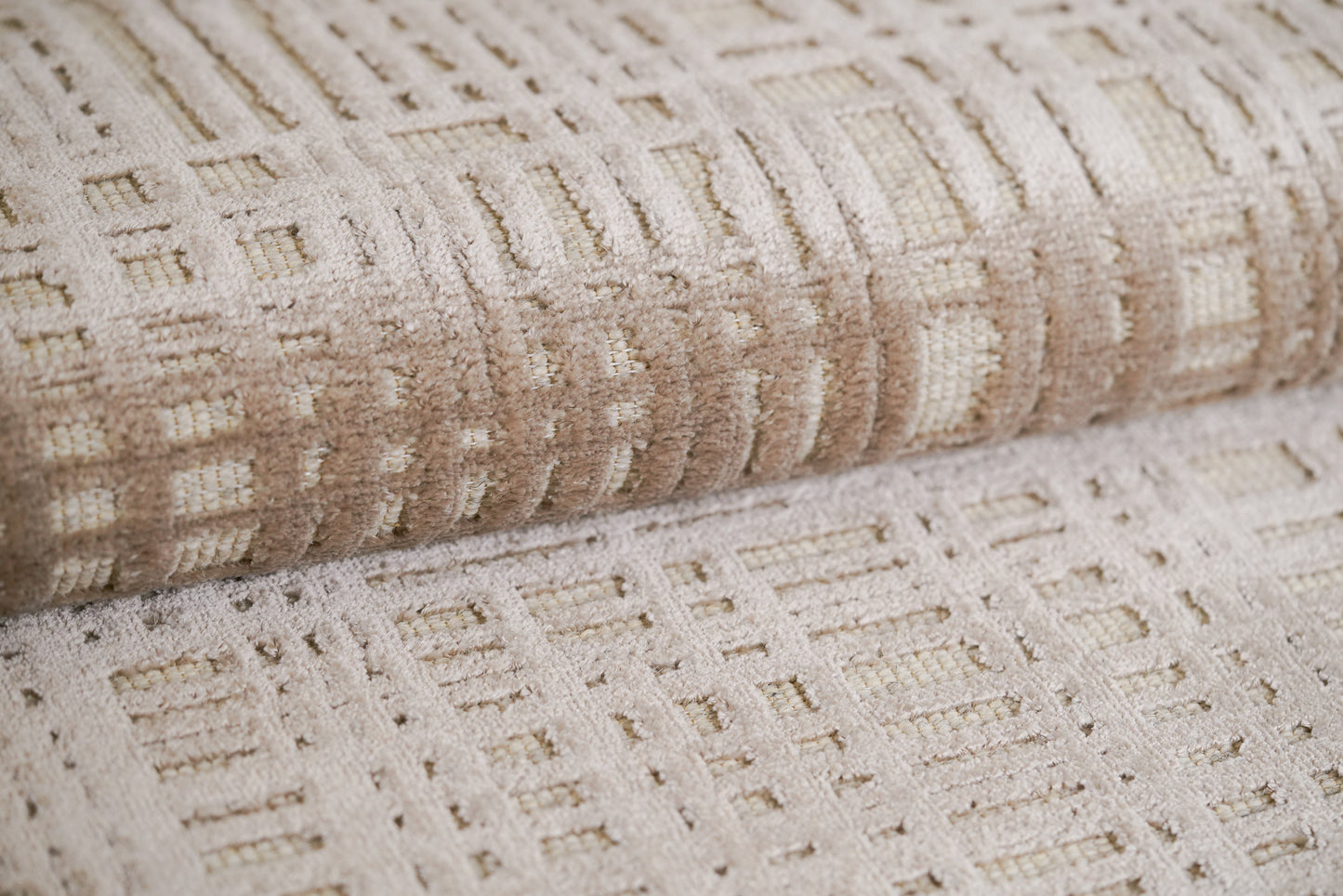 שטיח צמר ויסקוזה שמנת וחום גרייג׳ דגם Sharon