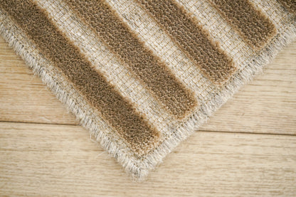 שטיח צמר ויסקוזה בז' וירוק זית דגם Reut