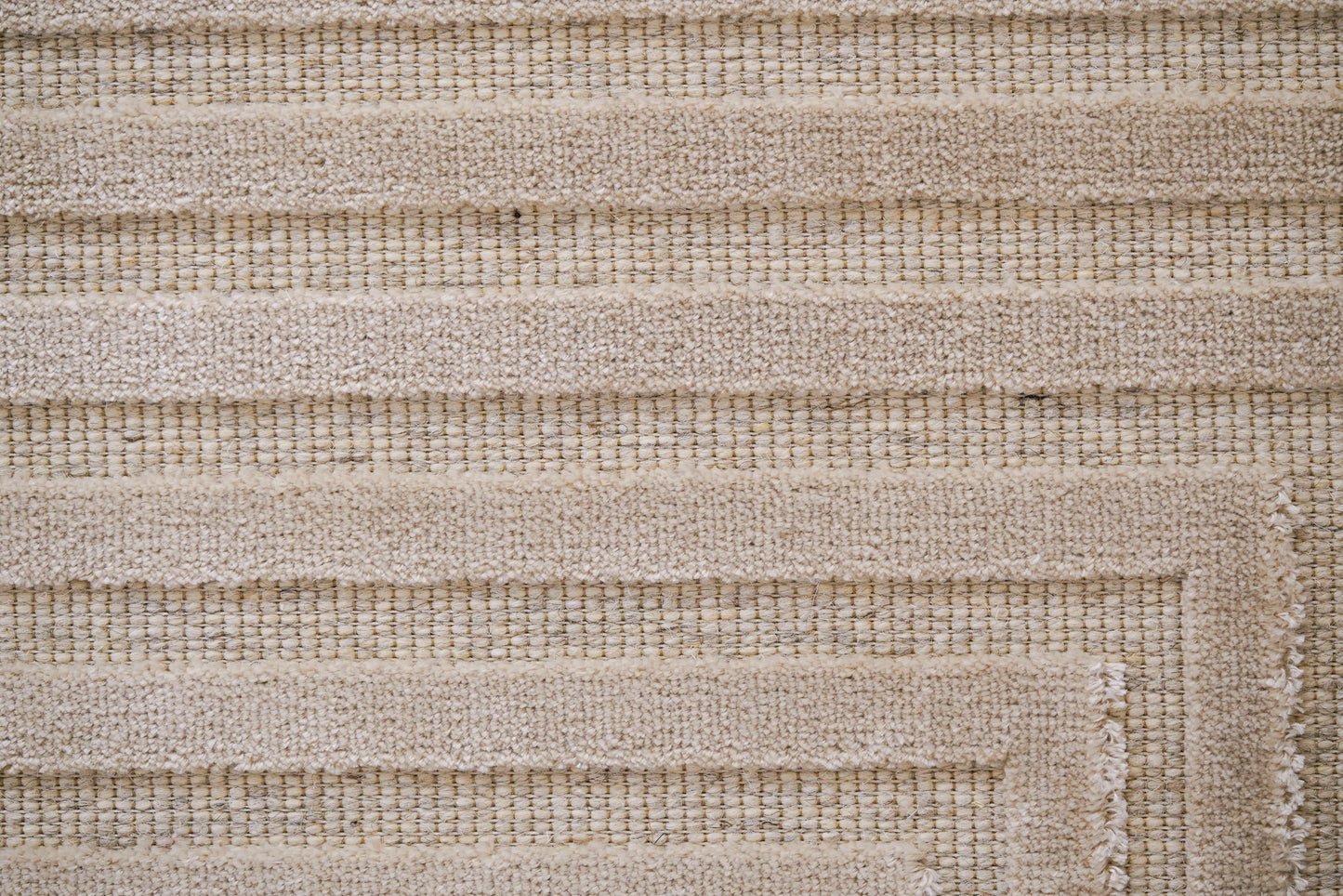 שטיח צמר ויסקוזה שמנת ולבן פנינה דגם Reut