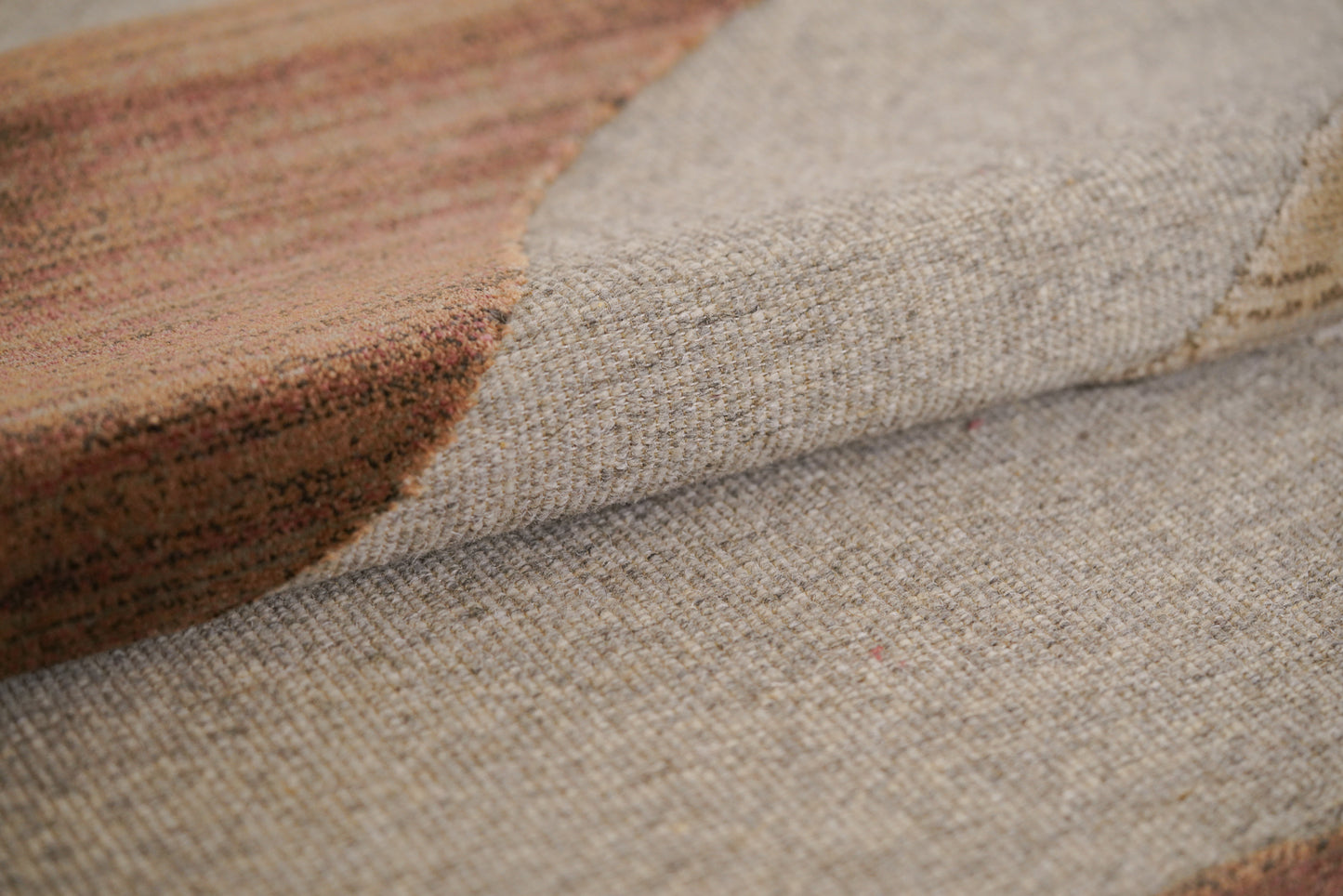 שטיח צמר ויסקוזה בז' וחום קפה דגם Samantha