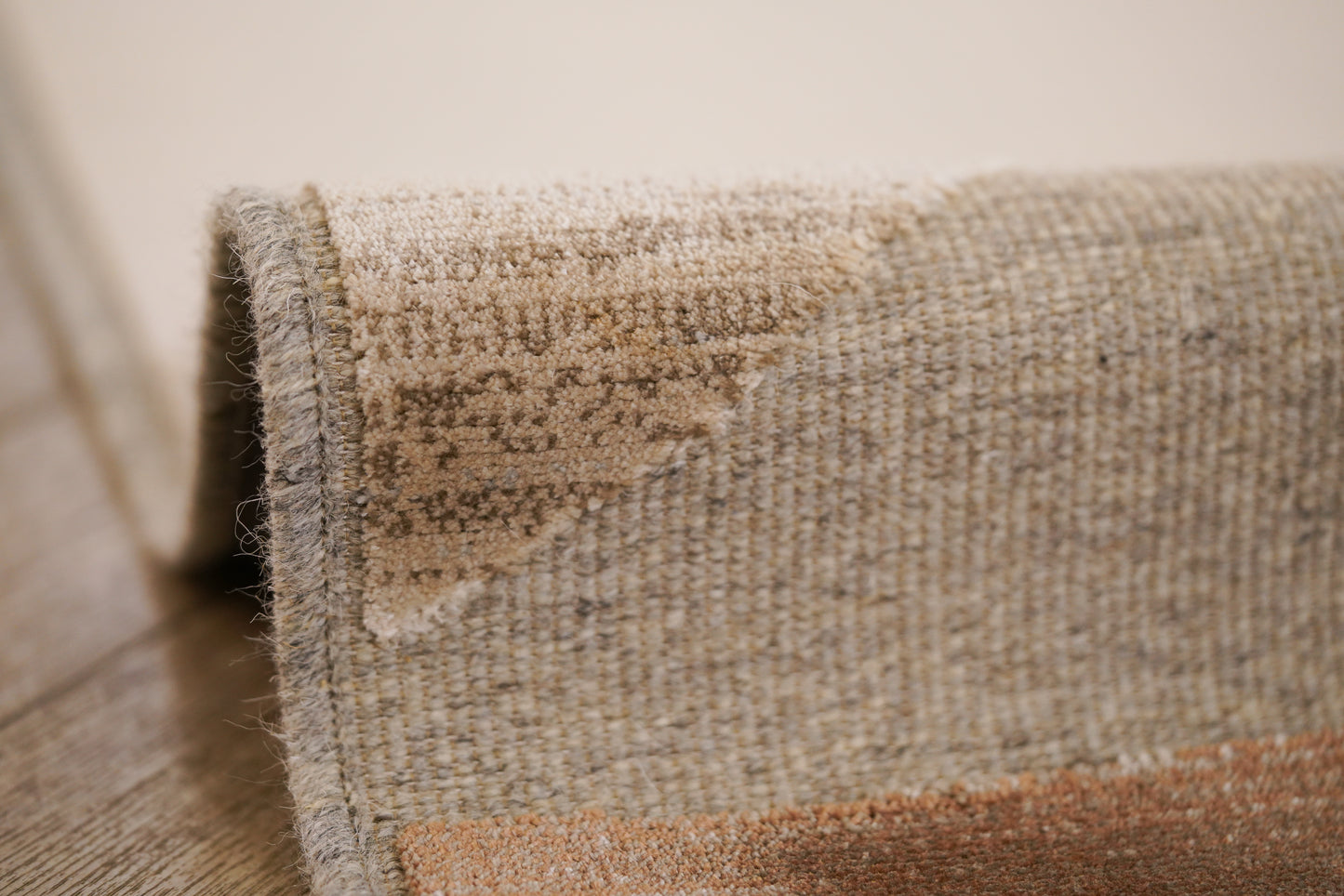 שטיח צמר ויסקוזה בז' וחום קפה דגם Samantha