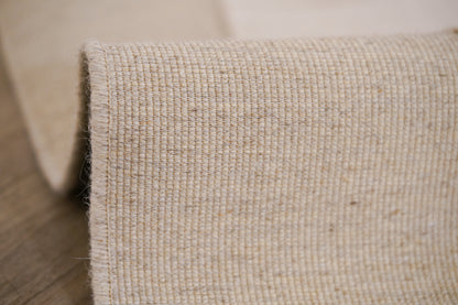 שטיח צמר ויסקוזה שמנת וחום גרייג׳ דגם Rotem