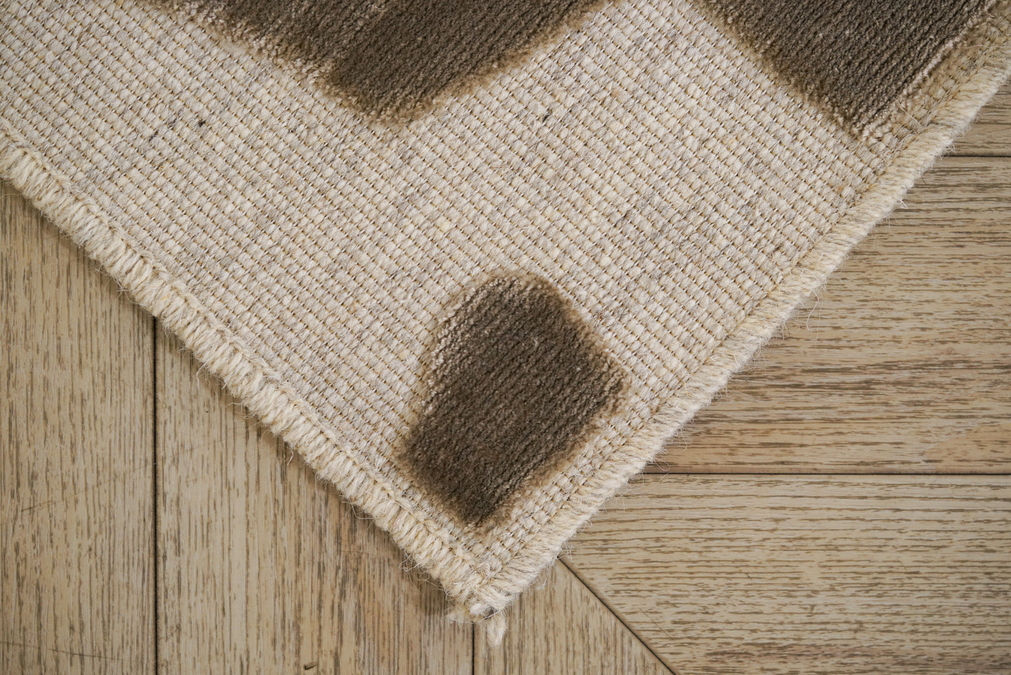 שטיח צמר ויסקוזה שמנת וירוק זית דגם Sophie