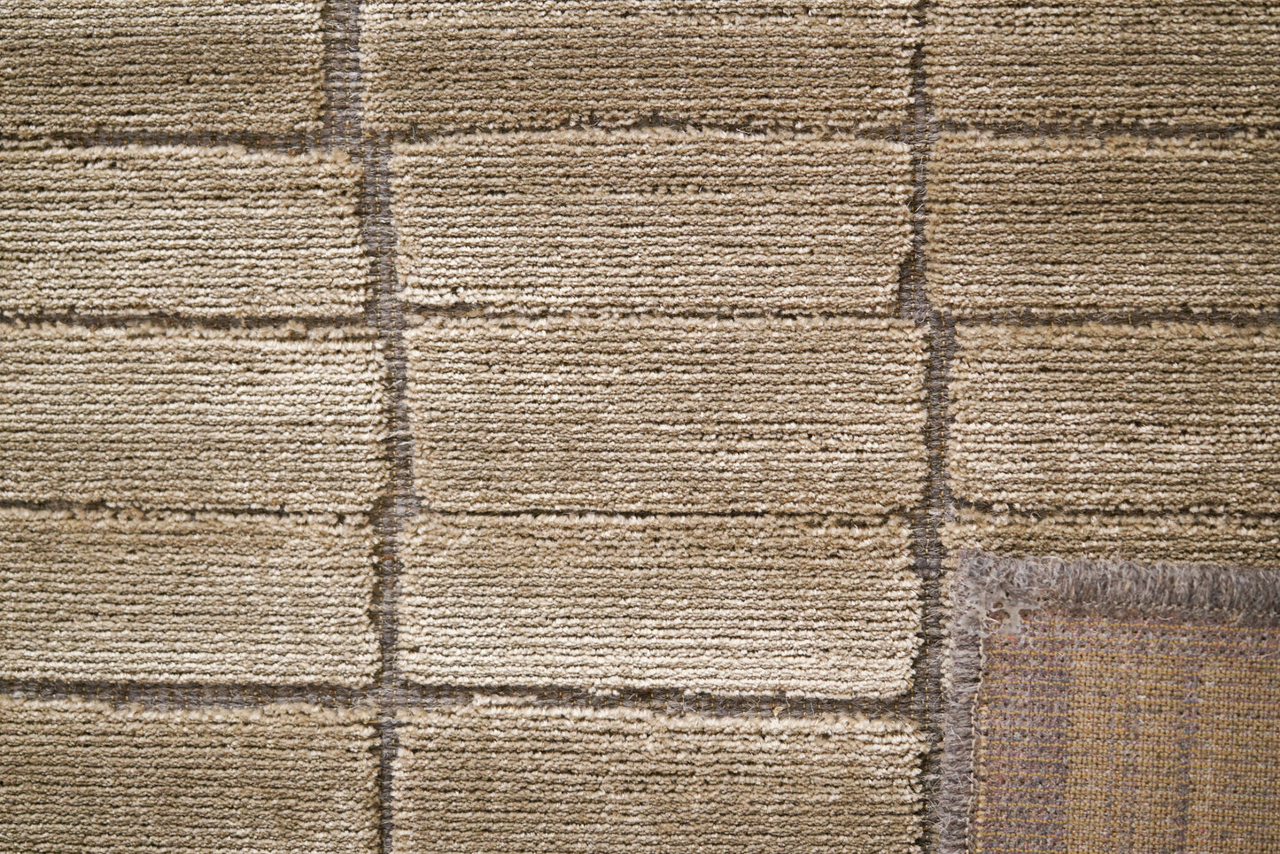 שטיח צמר ויסקוזה אפור וירוק זית דגם Stephanie