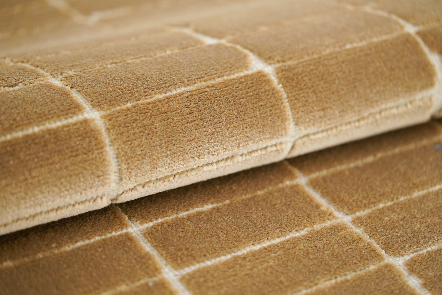 שטיח צמר ויסקוזה שמנת וזהב מוברש דגם Stephanie