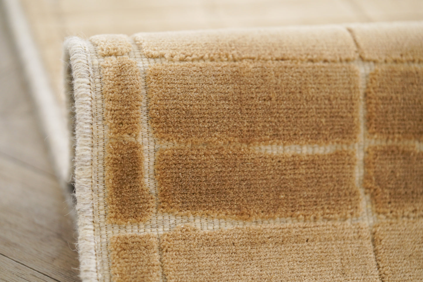 שטיח צמר ויסקוזה שמנת וזהב מוברש דגם Stephanie