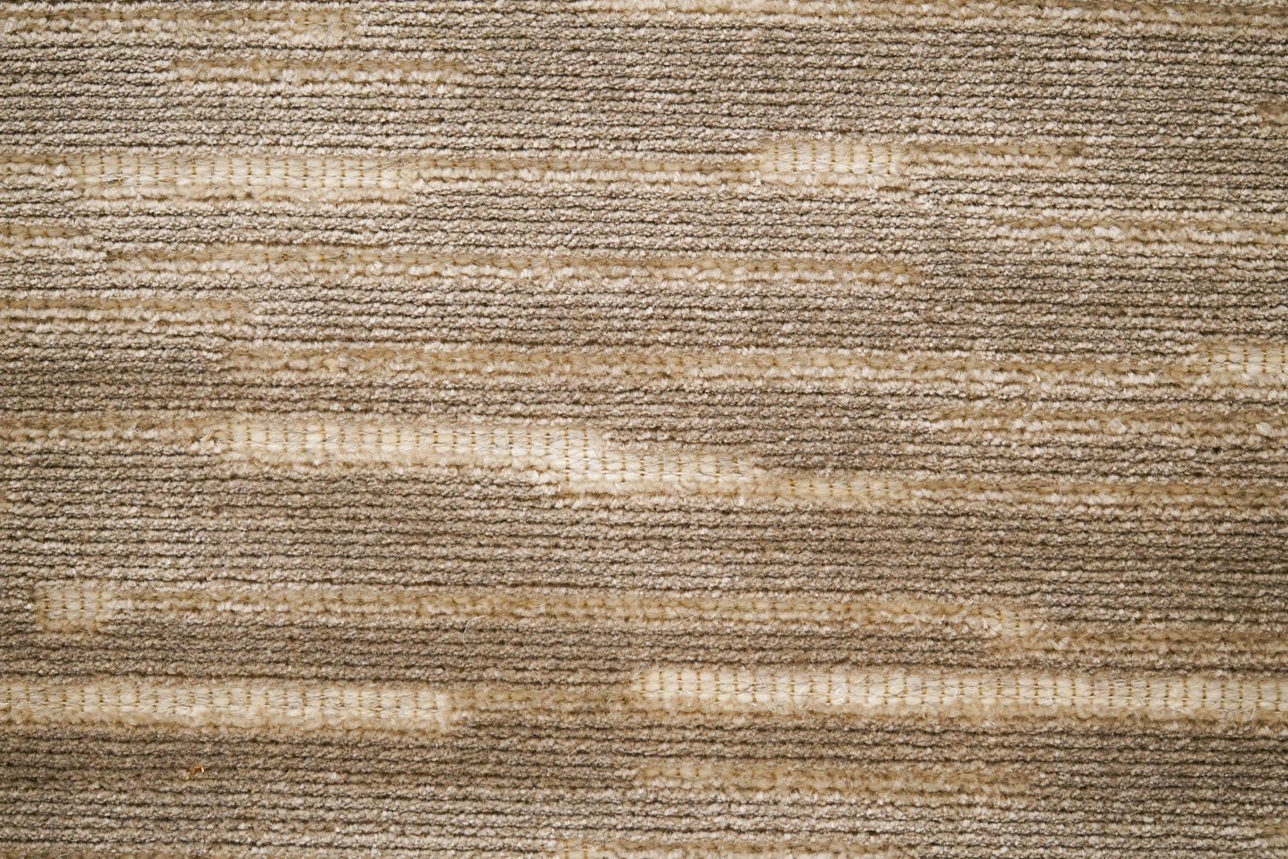 שטיח צמר ויסקוזה שמנת וירוק זית דגם Ashley