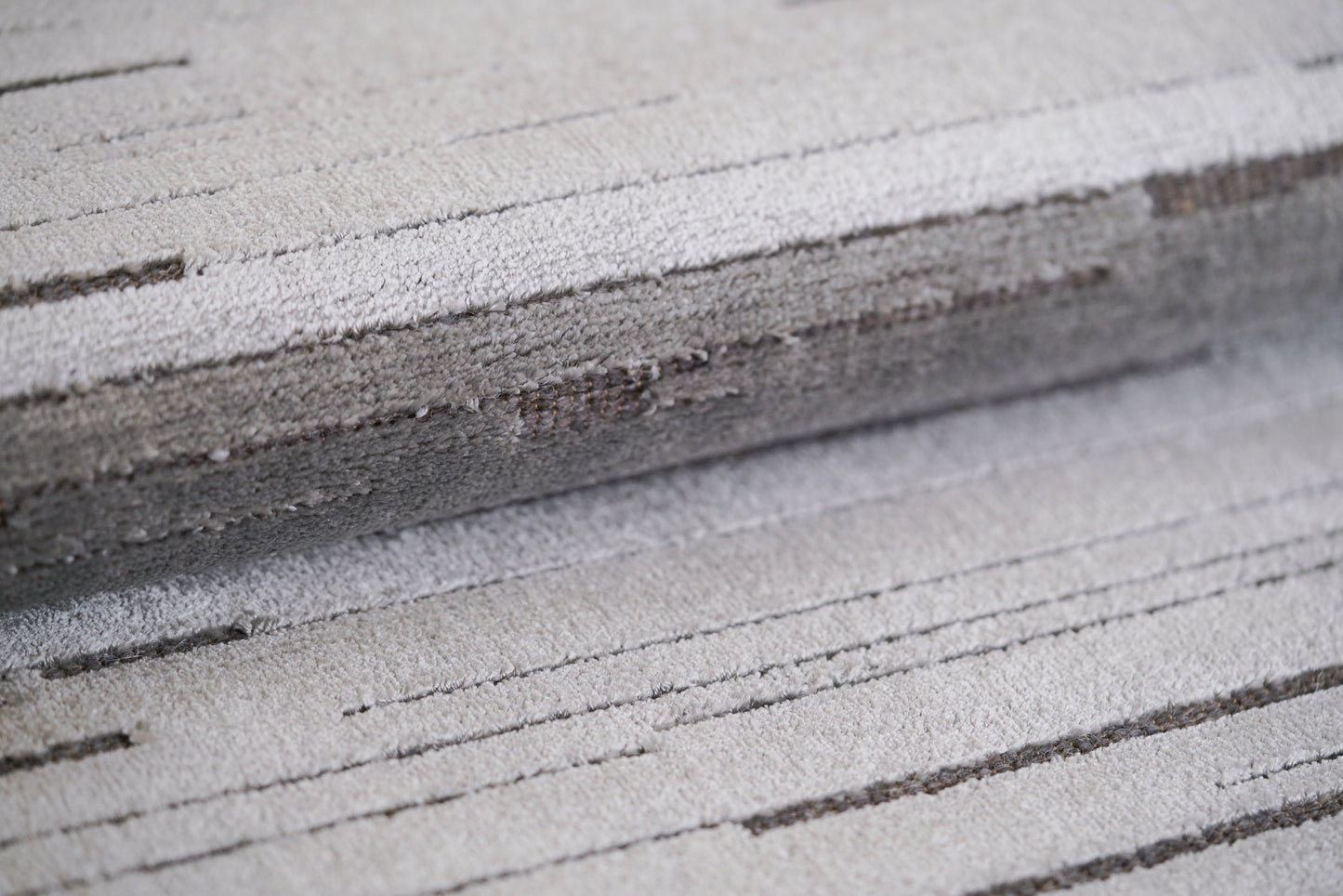 שטיח צמר ויסקוזה אפור ואפור מטאלי דגם Ashley