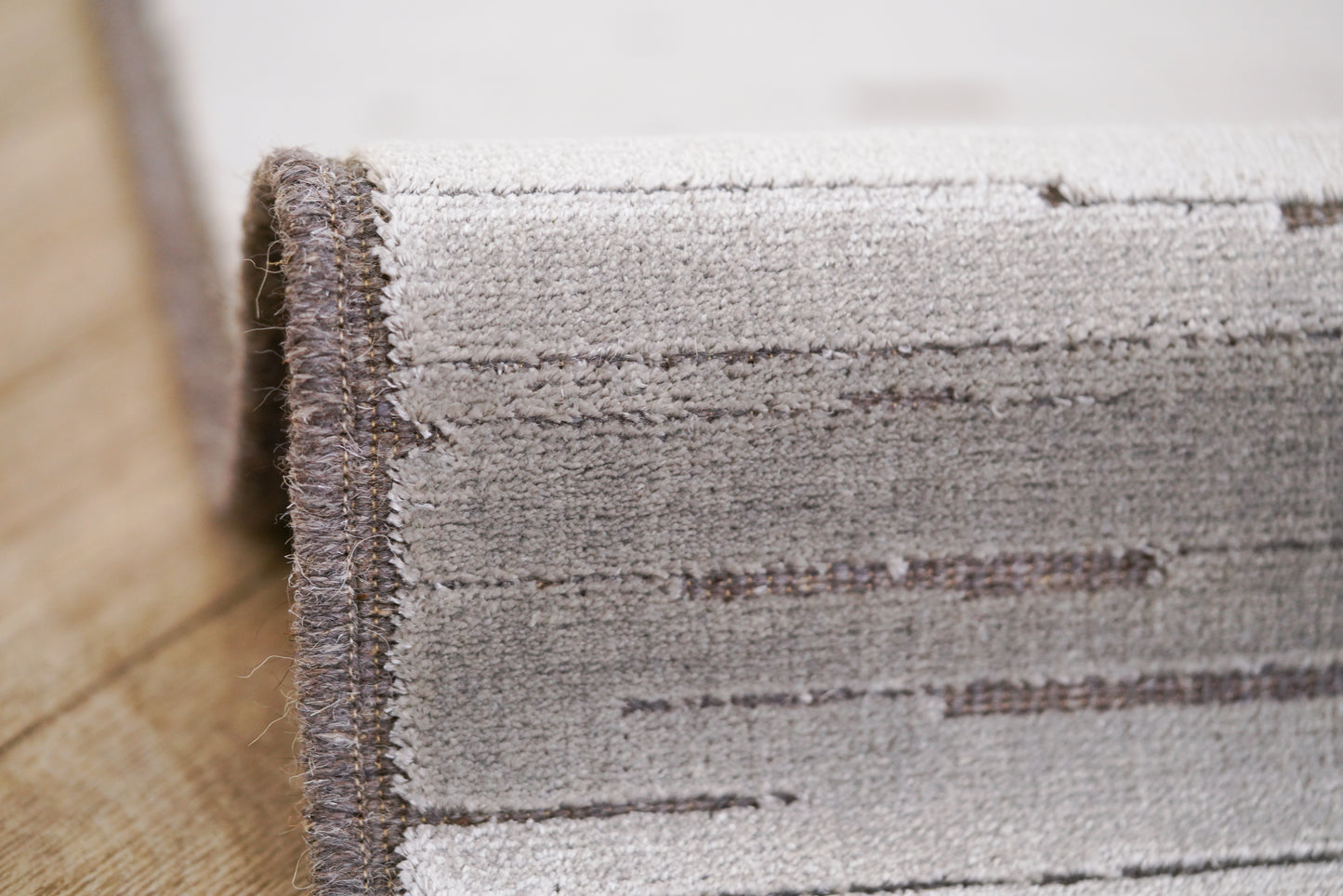 שטיח צמר ויסקוזה אפור ואפור מטאלי דגם Ashley