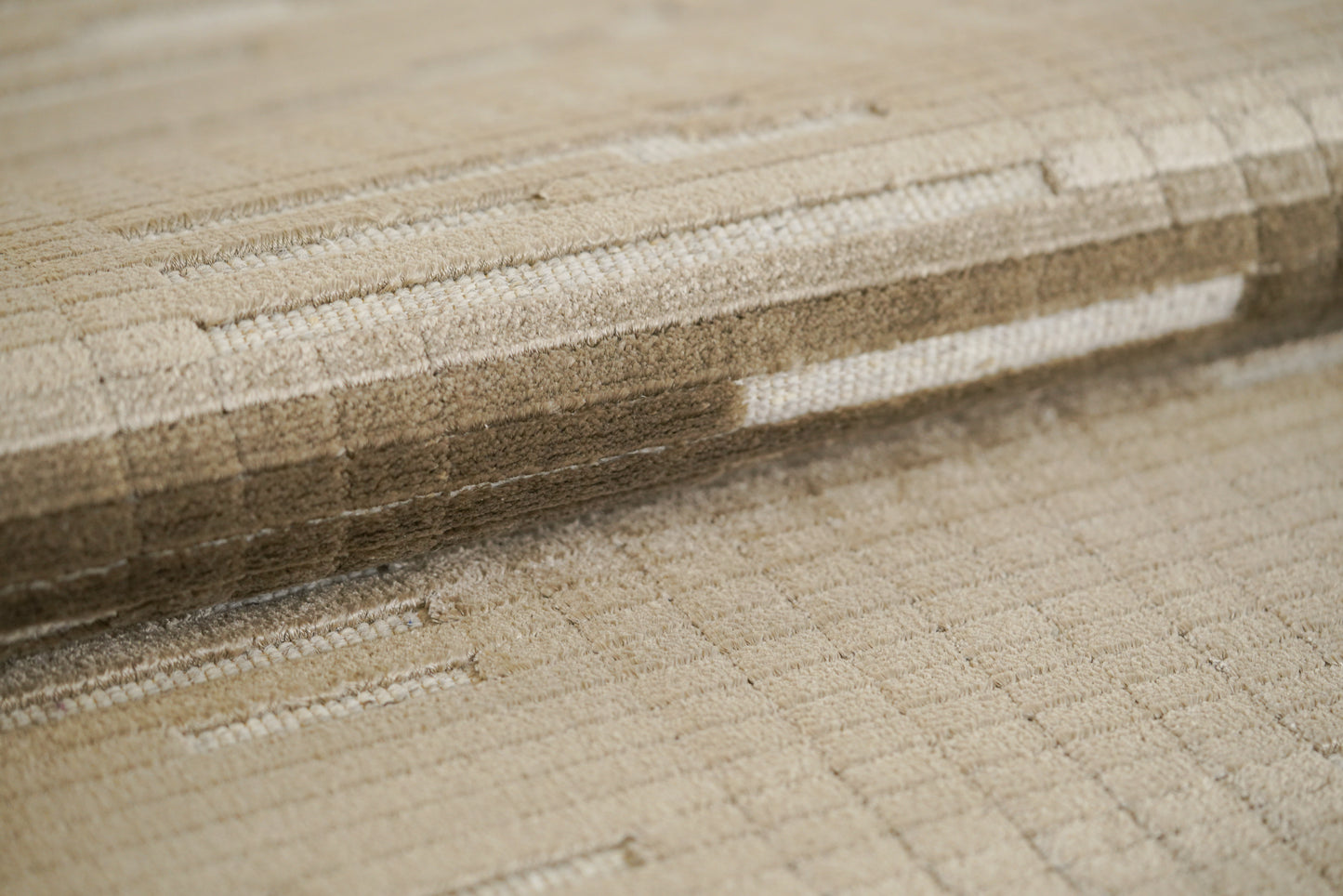 שטיח צמר ויסקוזה שמנת וירוק זית דגם Kim