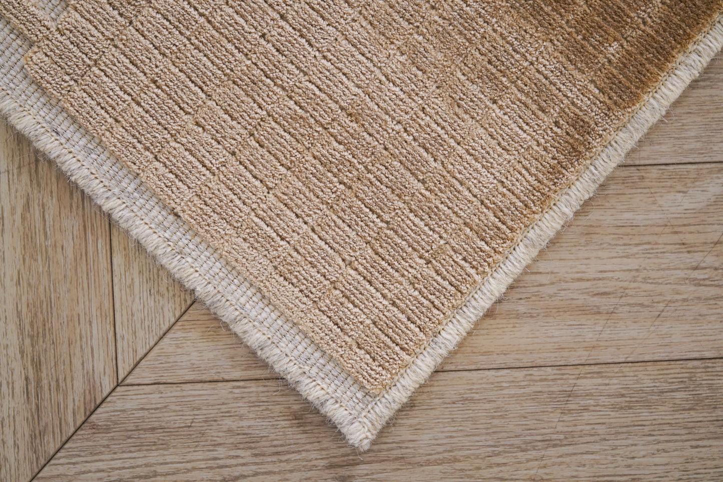 שטיח צמר ויסקוזה שמנת וחום גרייג׳ דגם Kim