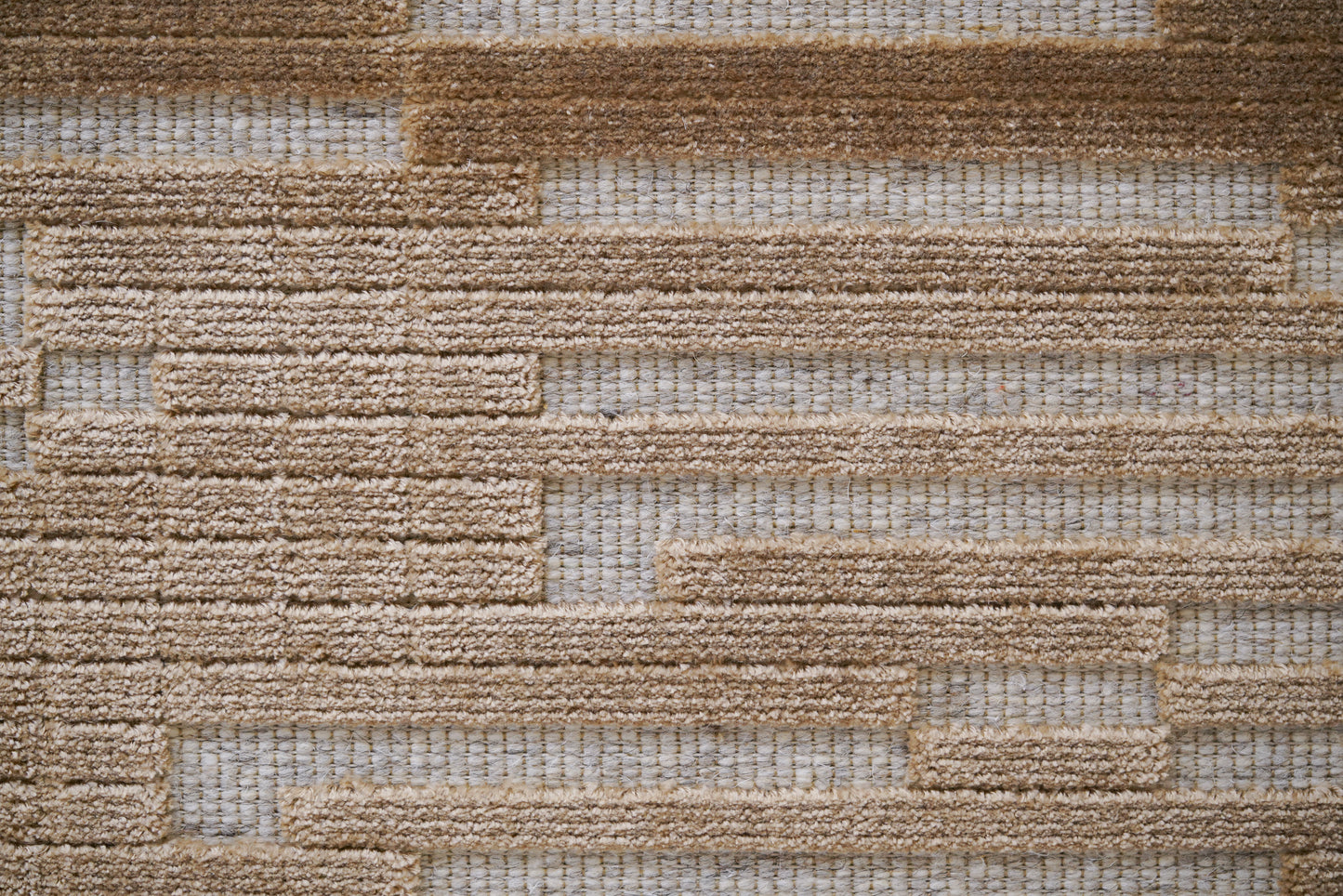 שטיח צמר ויסקוזה שמנת וחום גרייג׳ דגם Kim